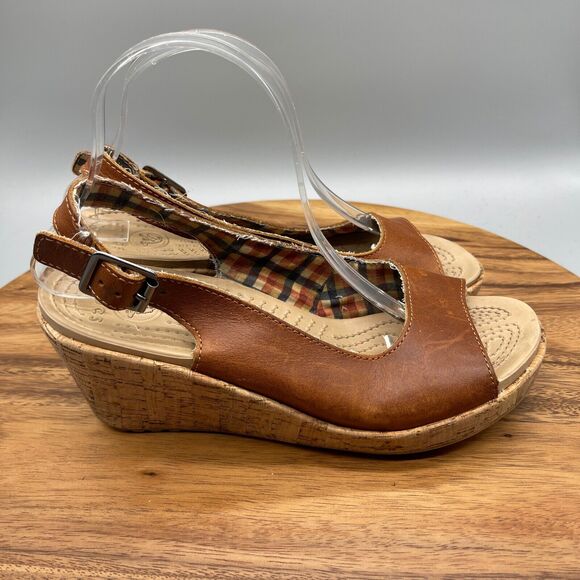 Crocs A Leigh Sandals Women Size 9 Brown Comfort Casual Walking Flip Flops - Picture 1 of 7